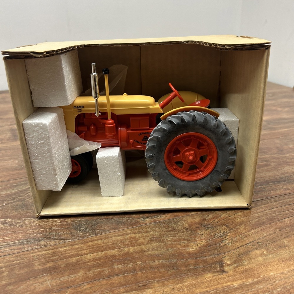 1/16‎ Yoder Lafayette Show Tractor Plastic Case 400 Diesel Yoder Custom Service